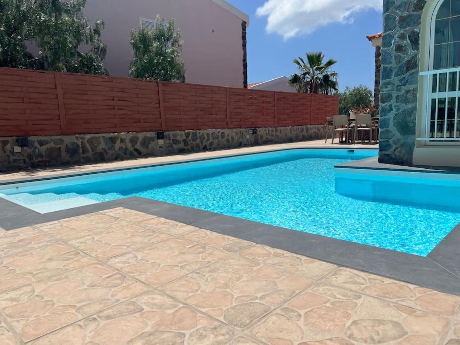 Вилла Casa Macken Con Piscina Climatizada Y Jacuzzi Сан-Бартоломе Номер фото